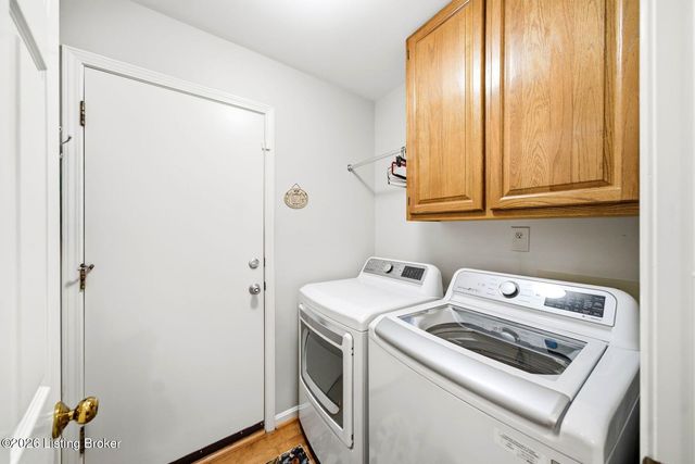 3425 Westwood Farms Dr, Louisville, KY 40220