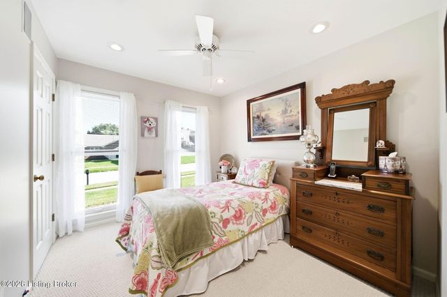 3425 Westwood Farms Dr, Louisville, KY 40220