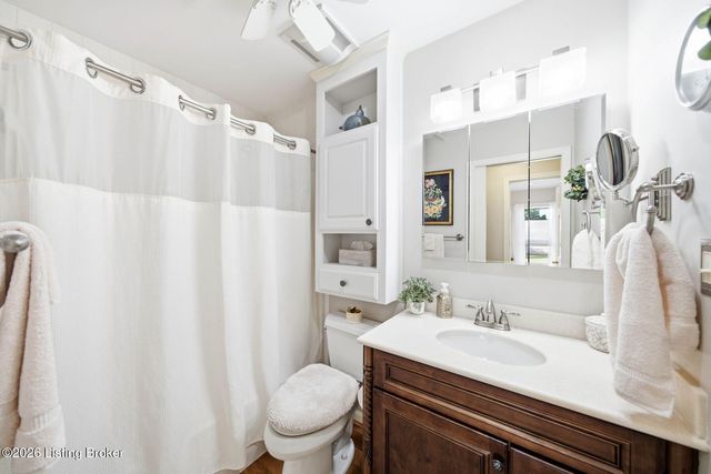 3425 Westwood Farms Dr, Louisville, KY 40220