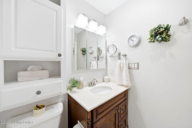 3425 Westwood Farms Dr, Louisville, KY 40220