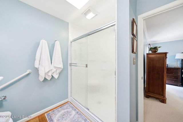 3425 Westwood Farms Dr, Louisville, KY 40220