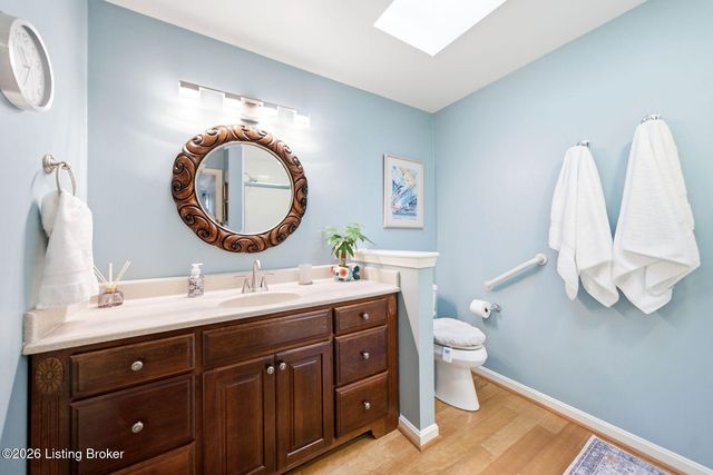 3425 Westwood Farms Dr, Louisville, KY 40220