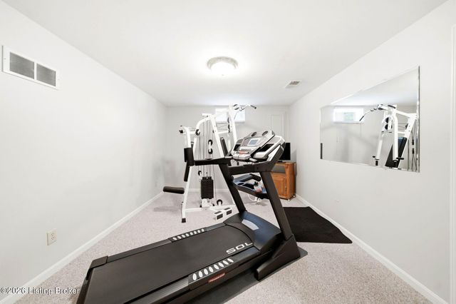 3425 Westwood Farms Dr, Louisville, KY 40220