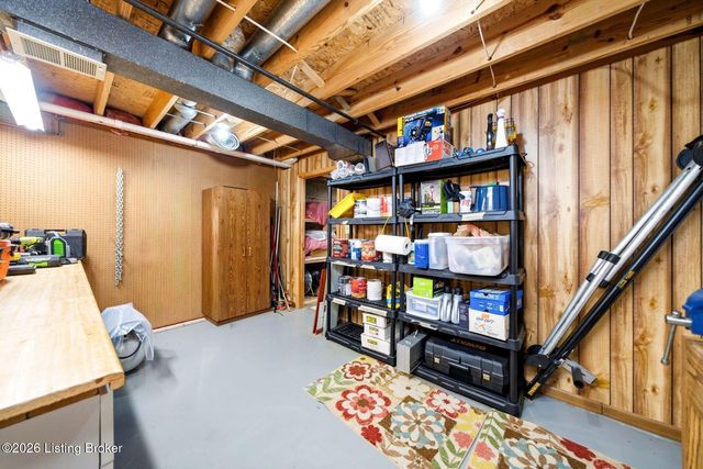 3425 Westwood Farms Dr, Louisville, KY 40220