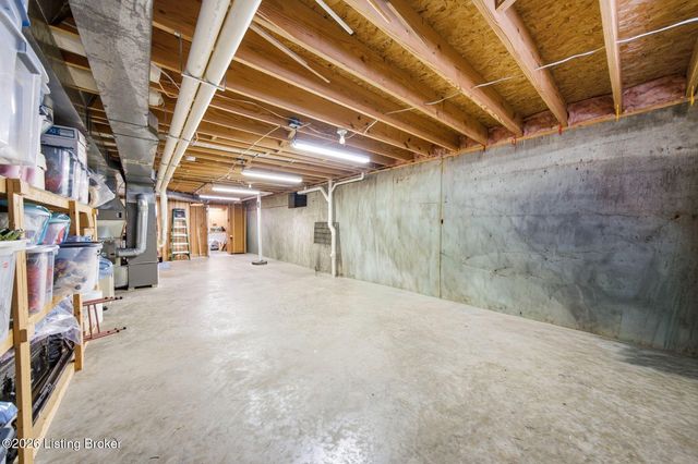3425 Westwood Farms Dr, Louisville, KY 40220