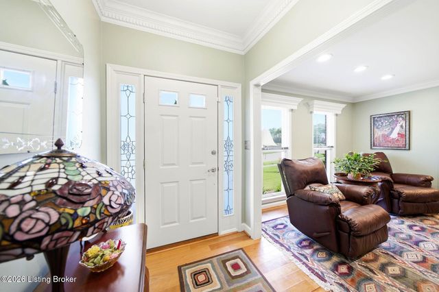 3425 Westwood Farms Dr, Louisville, KY 40220