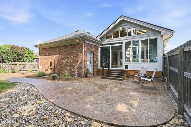 3425 Westwood Farms Dr, Louisville, KY 40220