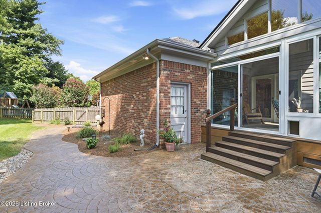 3425 Westwood Farms Dr, Louisville, KY 40220