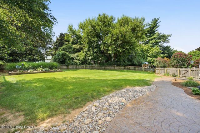 3425 Westwood Farms Dr, Louisville, KY 40220