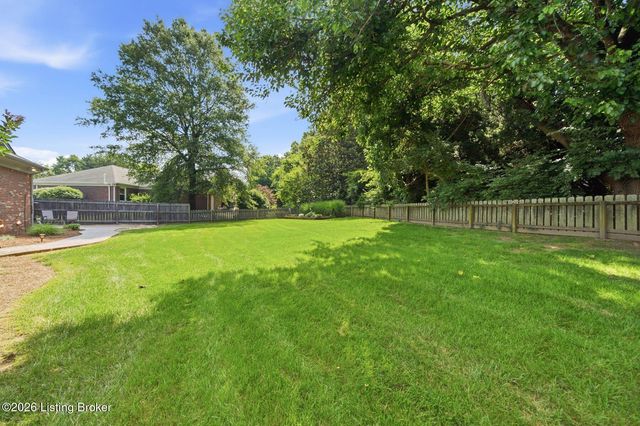 3425 Westwood Farms Dr, Louisville, KY 40220
