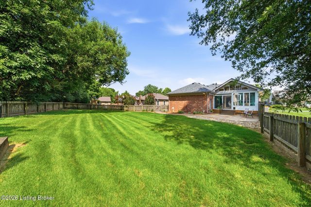 3425 Westwood Farms Dr, Louisville, KY 40220