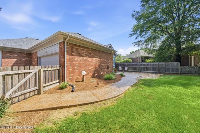 3425 Westwood Farms Dr, Louisville, KY 40220