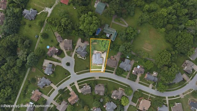 3425 Westwood Farms Dr, Louisville, KY 40220