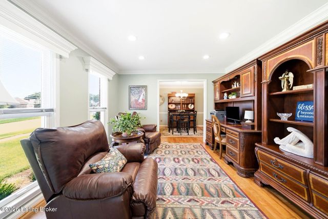 3425 Westwood Farms Dr, Louisville, KY 40220
