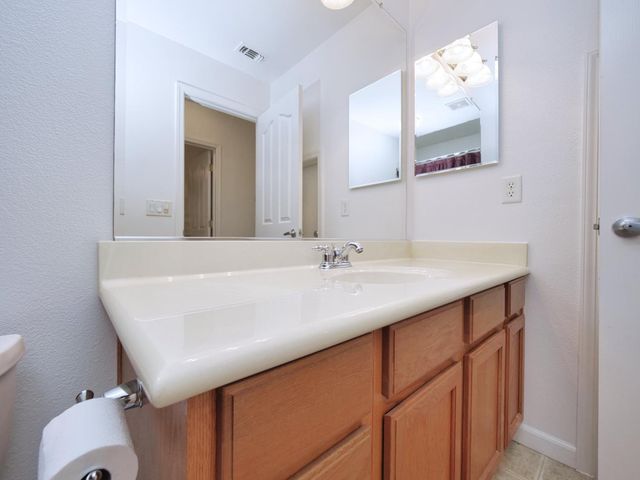 1989 Linden Rd, West Sacramento, CA 95691