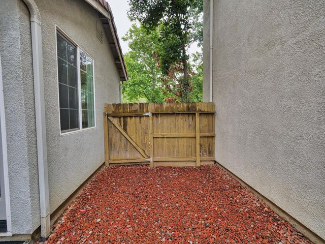 1989 Linden Rd, West Sacramento, CA 95691