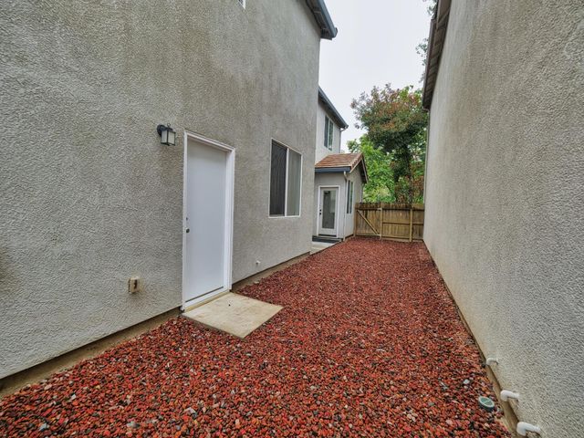 1989 Linden Rd, West Sacramento, CA 95691
