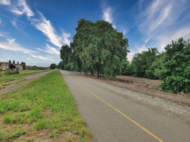 1989 Linden Rd, West Sacramento, CA 95691