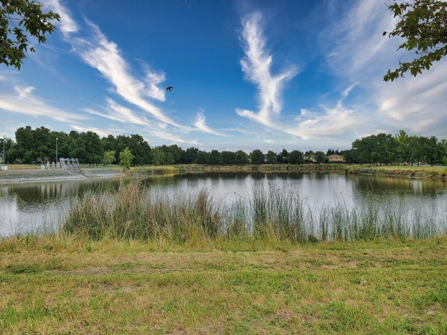 1989 Linden Rd, West Sacramento, CA 95691