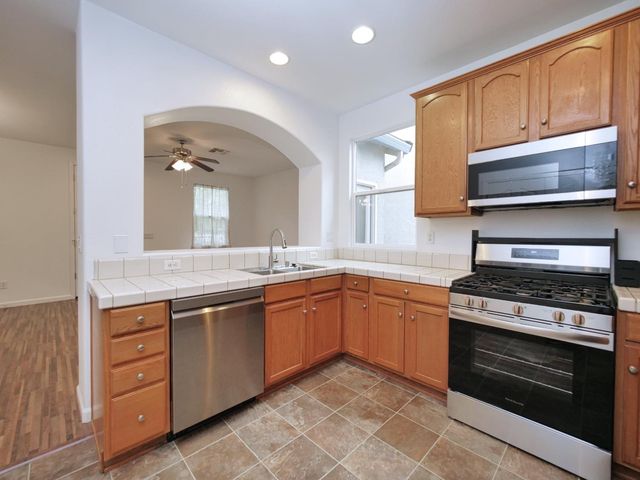 1989 Linden Rd, West Sacramento, CA 95691