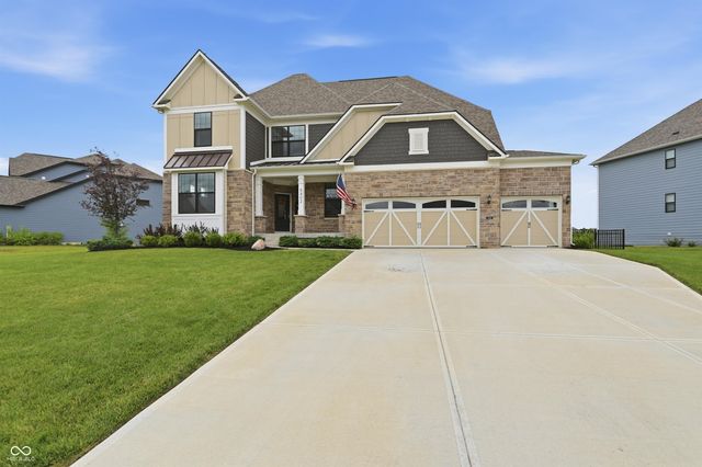 5402 Peachtree Road, Zionsville, IN 46077