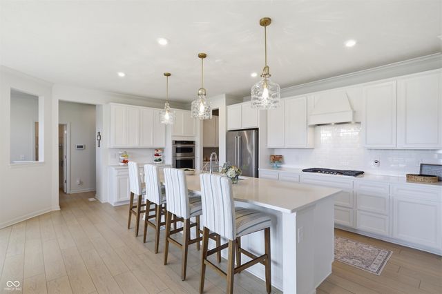 5402 Peachtree Road, Zionsville, IN 46077