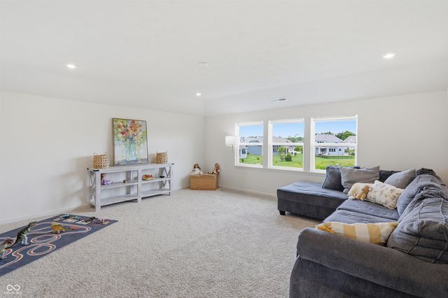 5402 Peachtree Road, Zionsville, IN 46077