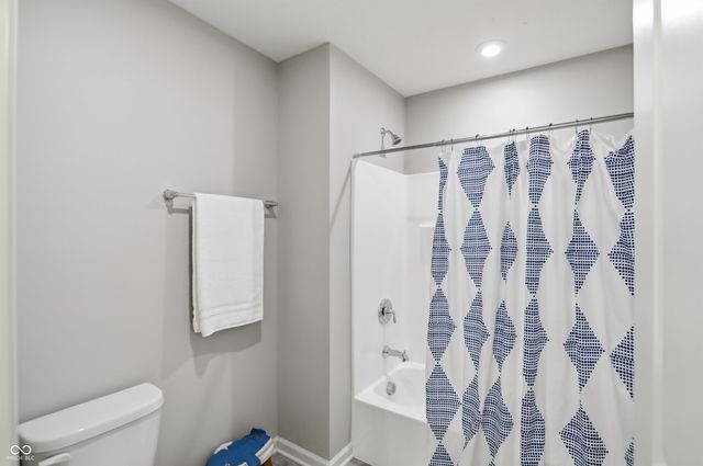 5402 Peachtree Road, Zionsville, IN 46077