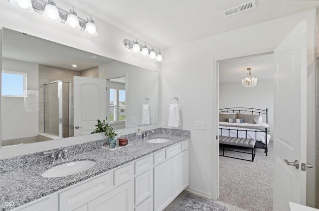 5402 Peachtree Road, Zionsville, IN 46077