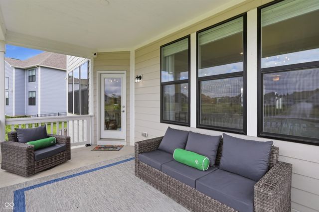 5402 Peachtree Road, Zionsville, IN 46077