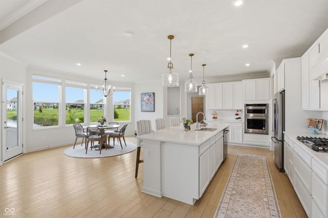 5402 Peachtree Road, Zionsville, IN 46077
