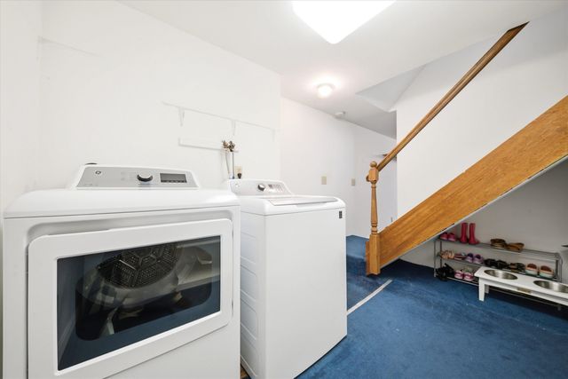 8 Oriole Lane, Londonderry, NH 03053