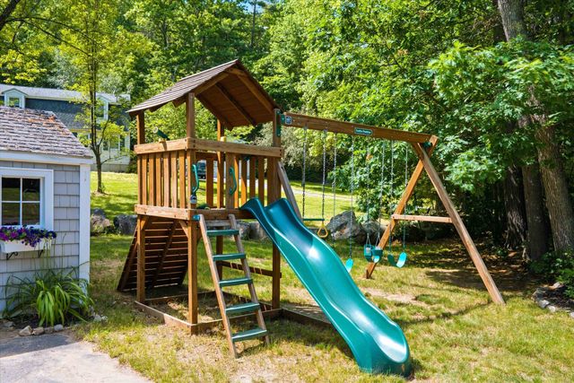 8 Oriole Lane, Londonderry, NH 03053
