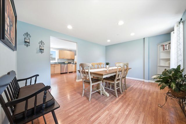 8 Oriole Lane, Londonderry, NH 03053