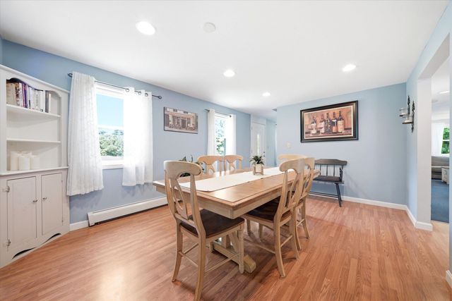 8 Oriole Lane, Londonderry, NH 03053