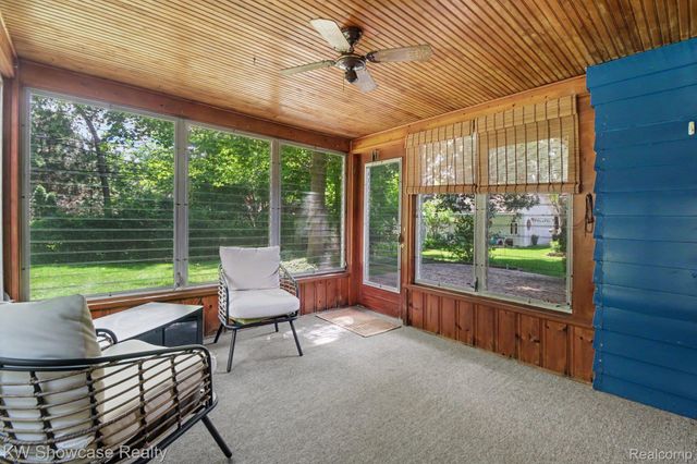 22780 Manning Street, Farmington, MI 48336