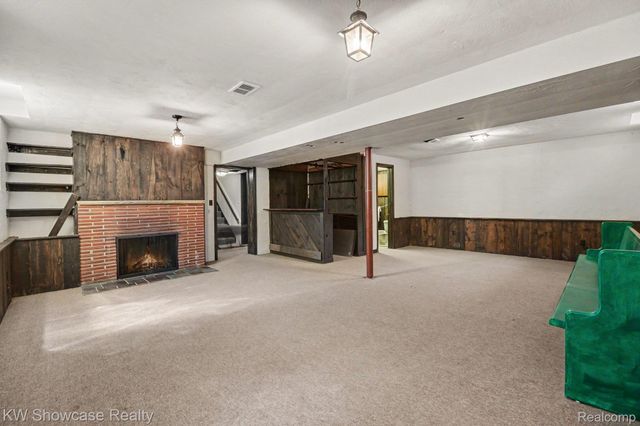 22780 Manning Street, Farmington, MI 48336
