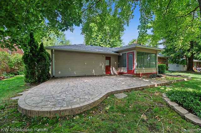 22780 Manning Street, Farmington, MI 48336