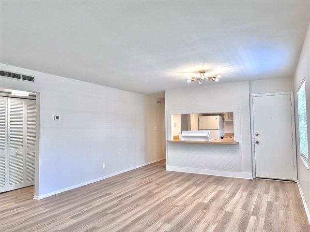 1000 S SEMORAN BOULEVARD 305, Winter Park, FL 32792
