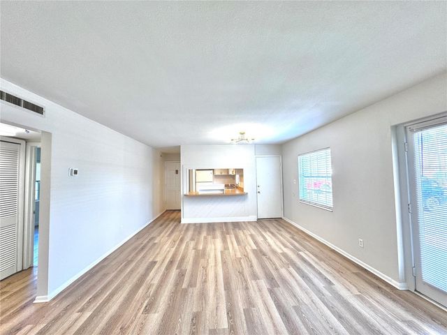 1000 S SEMORAN BOULEVARD 305, Winter Park, FL 32792