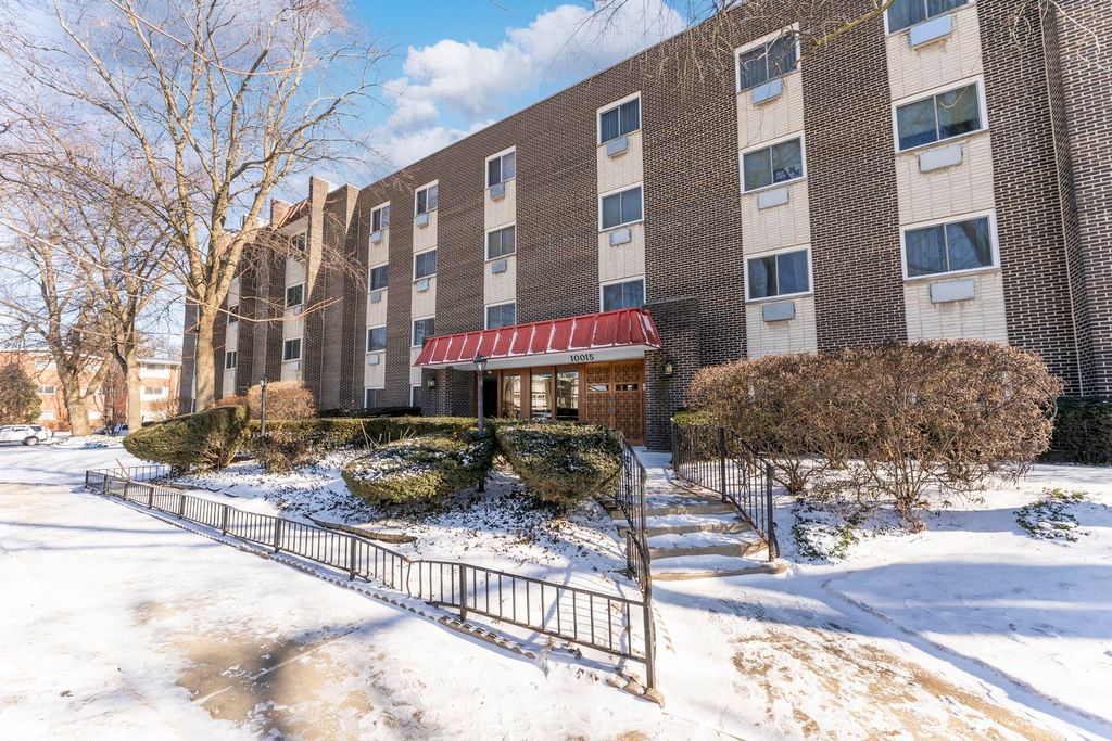 10015 Beverly Drive 404, Skokie, IL 60076