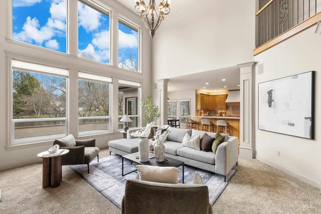 566 E Greencreek Ct, Eagle, ID 83616