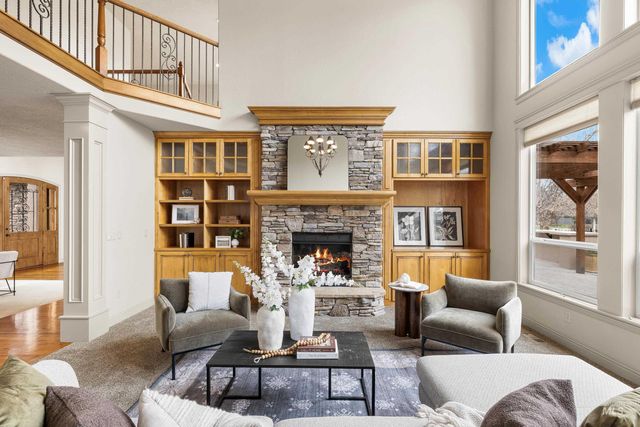 566 E Greencreek Ct, Eagle, ID 83616