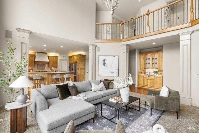 566 E Greencreek Ct, Eagle, ID 83616