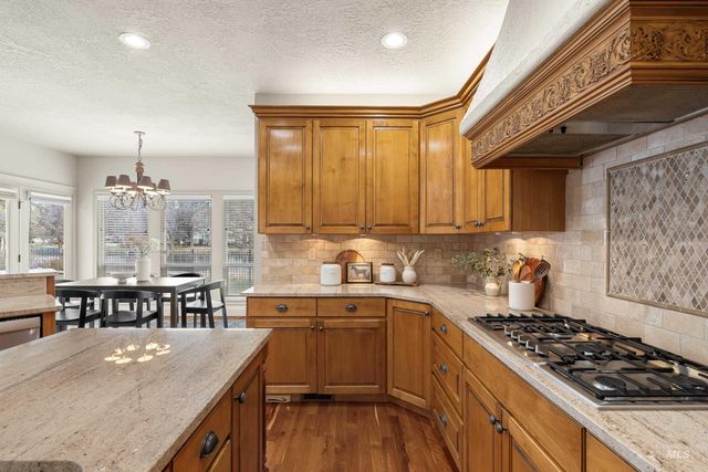 566 E Greencreek Ct, Eagle, ID 83616