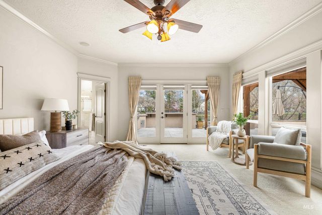 566 E Greencreek Ct, Eagle, ID 83616