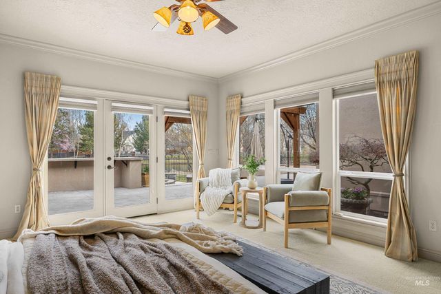 566 E Greencreek Ct, Eagle, ID 83616