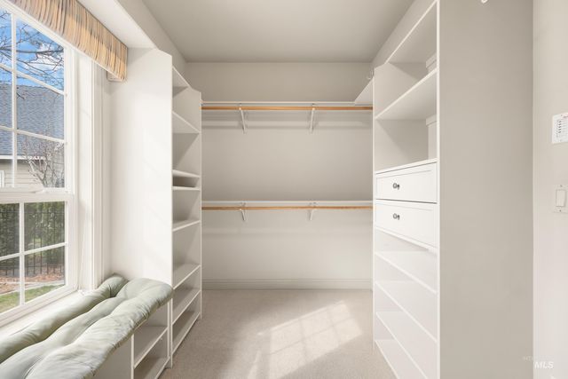 566 E Greencreek Ct, Eagle, ID 83616