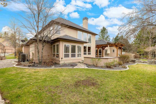 566 E Greencreek Ct, Eagle, ID 83616