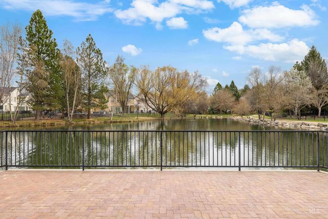 566 E Greencreek Ct, Eagle, ID 83616